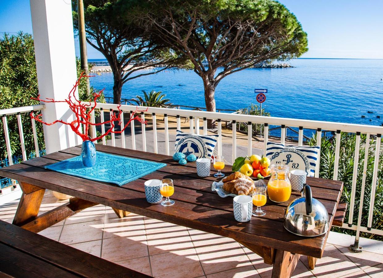 Terrazza Lungomare, E Sei In Spiaggia... Cala Gonone Exterior photo